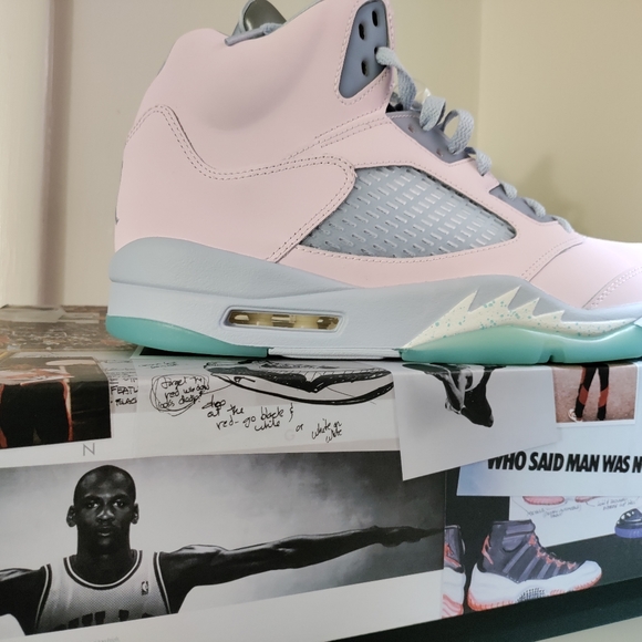 Rare Jordan 5 Easter 🐰 - Picture 2 of 5